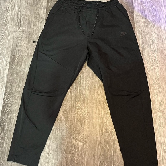 Nike tech women Black Jogger track Pants - Picture 2 of 7